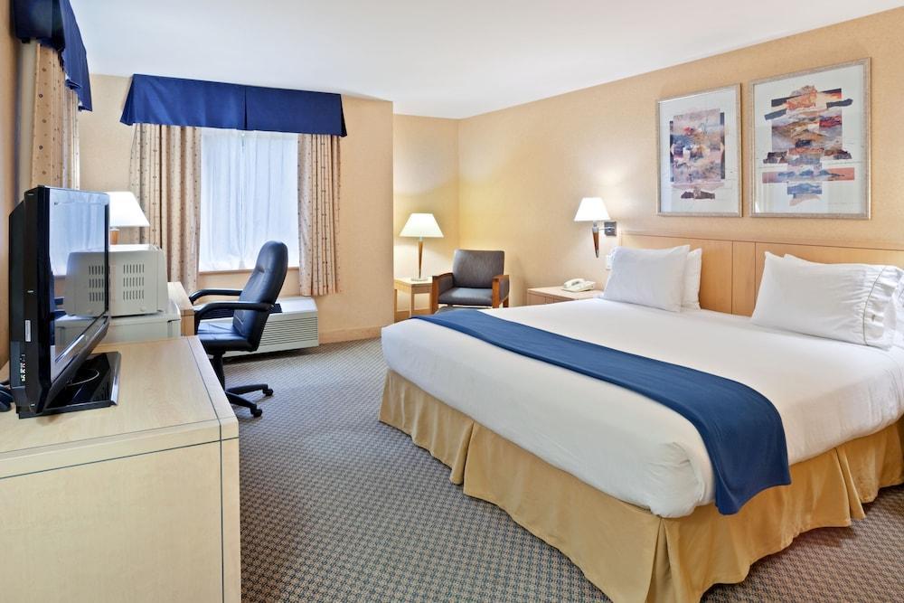 Holiday Inn Express & Suites Langley By Ihg Exterior foto