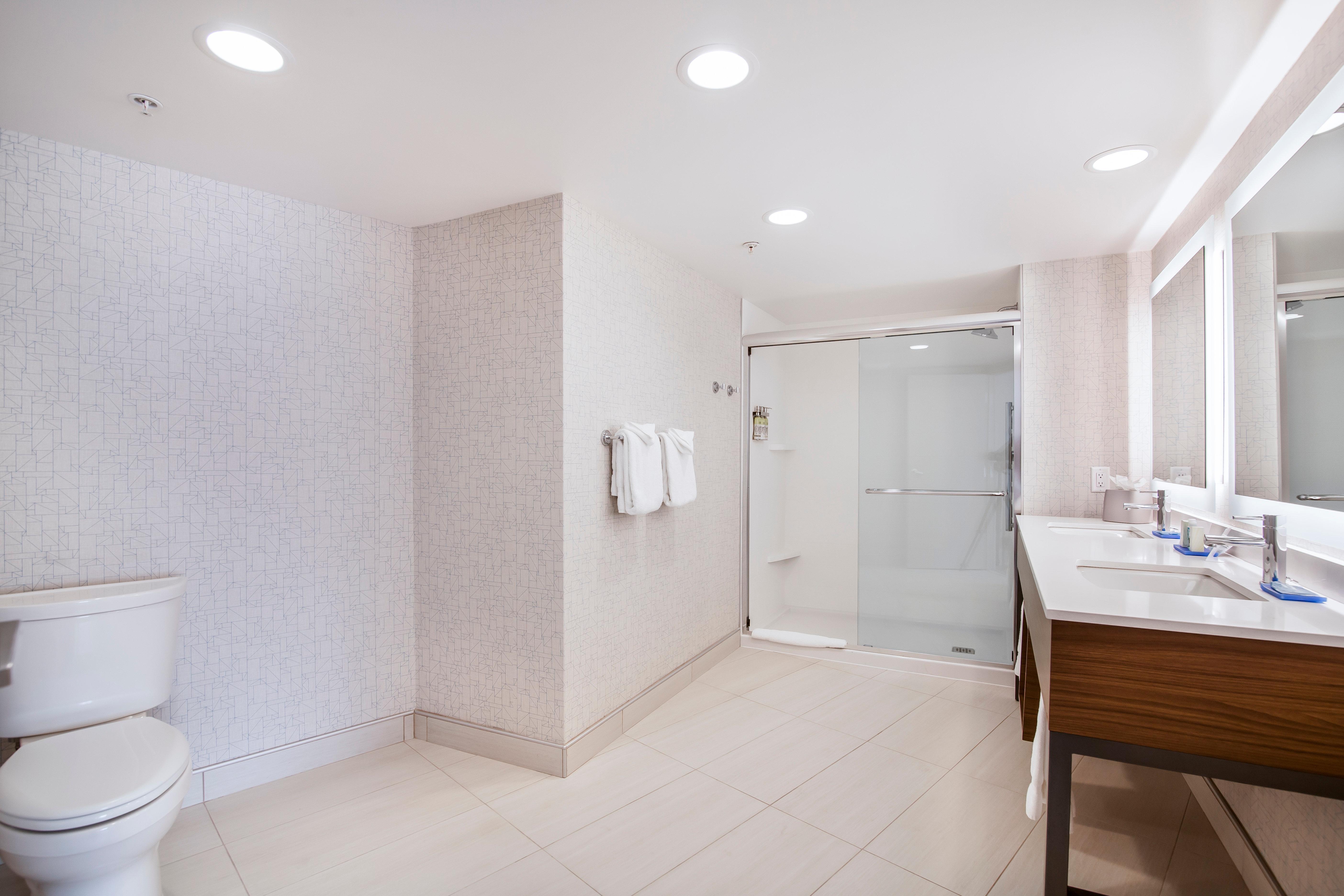 Holiday Inn Express & Suites Langley By Ihg Exterior foto